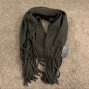 Lucky Brand Grey Scarf. NWT